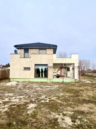 Reality KOMPLEX s.r.o. ponúka na PREDAJ kvalitnú 4 izbovú NOVOSTAVBU v obci Horné Mýto - fotografia 42