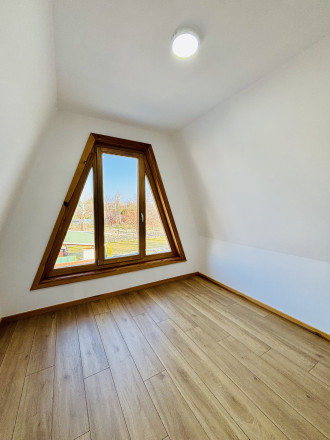 Exkluzívne iba u nás Vám Reality KOMPLEX s.r.o., ponúka na predaj rekreačnú chatu v meste Kolárovo ! - fotografia 6