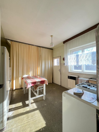 Reality KOMPLEX s.r.o. Vám ponúka na predaj rodinný dom v meste Kolárovo. - fotografia 4