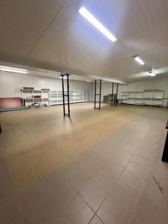 Do NÁJMU ponúkame dom na obchodno-podnikateľské účely vo frekventovanej lokalite v Komárne! - fotografia 1
