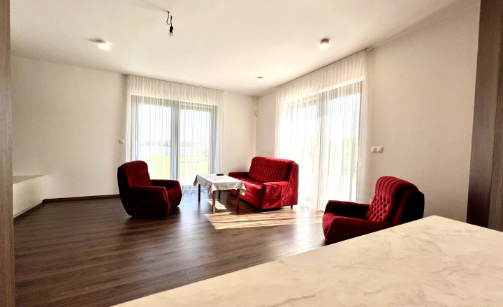 Reality KOMPLEX s.r.o. ponúka na PRENÁJOM exkluzívny rodinný dom s moderným vybavením a krásnou záhradou v obci Veľké Blahovo - fotografia 9