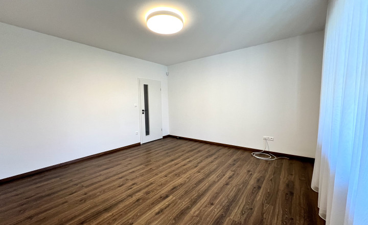 Reality KOMPLEX s.r.o. ponúka na PRENÁJOM exkluzívny rodinný dom s moderným vybavením a krásnou záhradou v obci Veľké Blahovo - fotografia 19