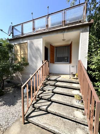 EXKLUZÍVNE IBA U NÁS !!! Reality KOMPLEX s.r.o. vám ponúka na predaj rekreačnú chatu obklopenú krásnou prírodou v obci Radvaň nad Dunajom, 50m od  piesočnatej pláže Dunaja !!! - fotografia 5