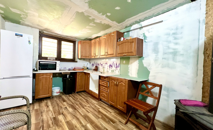 Reality KOMPLEX s.r.o. ponúka na PREDAJ viničný domček s priestranným pozemkom v obci Kamenín - fotografia 9