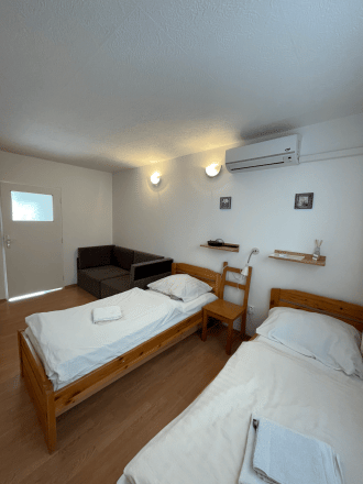 Reality KOMPLEX s.r.o. Vám ponúka apartmánový dom vo Veľkom Mederi - fotografia 6