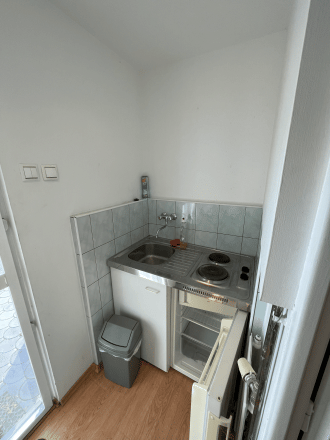 Reality KOMPLEX s.r.o. Vám ponúka apartmánový dom vo Veľkom Mederi - fotografia 11