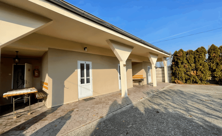 Reality KOMPLEX s.r.o. Vám ponúka apartmánový dom vo Veľkom Mederi - fotografia 1