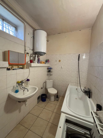 Reality KOMPLEX Vám ponúka EXKLUZÍVNE na predaj rodinný dom, ktorý sa nachádza priamo v centre mesta Veľký Meder. - fotografia 6