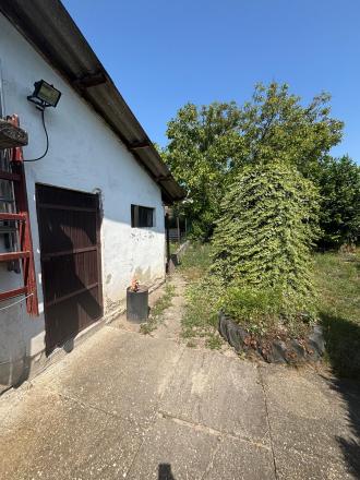 Reality KOMPLEX s.r.o. Vám EXKLUZÍVNE ponúka na predaj rodinný dom v obci Zemianska Olča - fotografia 3