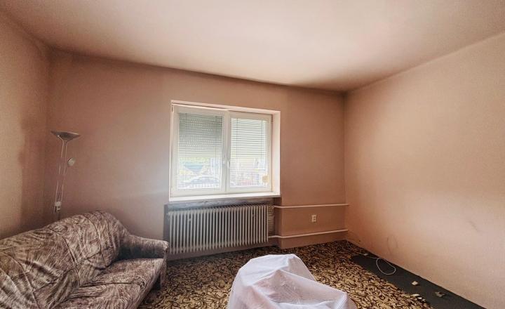 Reality KOMPLEX s.r.o. Vám EXKLUZÍVNE ponúka na predaj rodinný dom v obci Zemianska Olča - fotografia 6