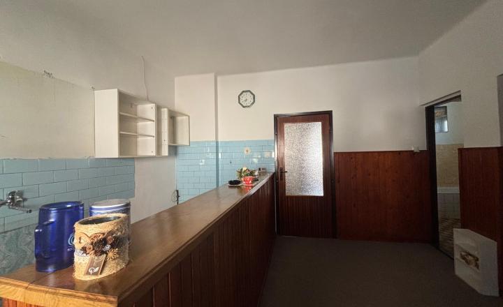 Reality KOMPLEX s.r.o. Vám EXKLUZÍVNE ponúka na predaj rodinný dom v obci Zemianska Olča - fotografia 15