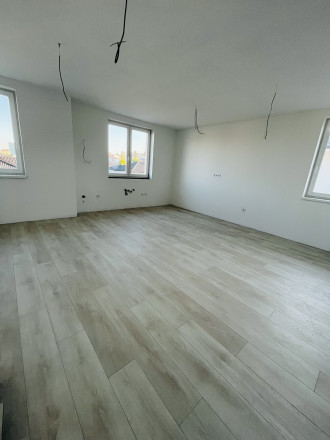 Reality KOMPLEX s.r.o., Vám ponúka na predaj moderný 3-izbový byt s balkónom a vlastnou záhradou v štvorbytovke v Dunajskej Strede - fotografia 11