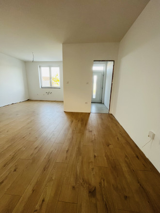 Reality KOMPLEX s.r.o., Vám ponúka na predaj moderný 3-izbový byt s balkónom a vlastnou záhradou v štvorbytovke v Dunajskej Strede - fotografia 25