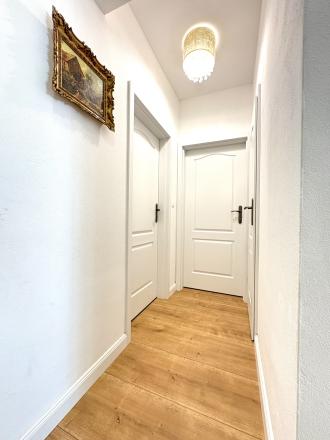 Reality KOMPLEX s.r.o., ponúka na PREDAJ luxusný nadštandardný rodinný dom s relaxačnou záhradou v tichej a obľúbenej lokalite FLORIDA VILLA PARK v meste Dunajská Streda !!! - fotografia 16