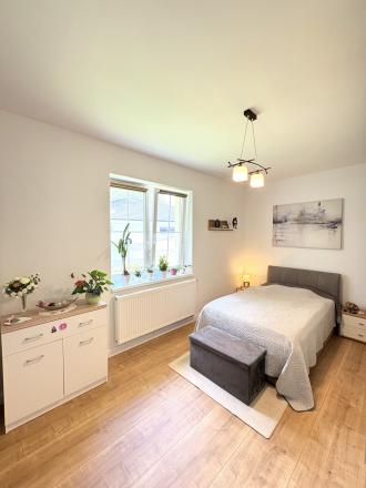 Reality KOMPLEX s.r.o., ponúka na PREDAJ luxusný nadštandardný rodinný dom s relaxačnou záhradou v tichej a obľúbenej lokalite FLORIDA VILLA PARK v meste Dunajská Streda !!! - fotografia 11
