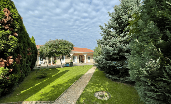 Reality KOMPLEX s.r.o. Vám ponúka apartmánový dom vo Veľkom Mederi - fotografia 8