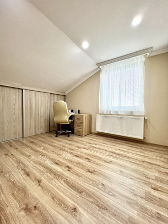 Reality KOMPLEX s.r.o. Vám ponúka na PREDAJ luxusnú vilu v obci Číčov - fotografia 27