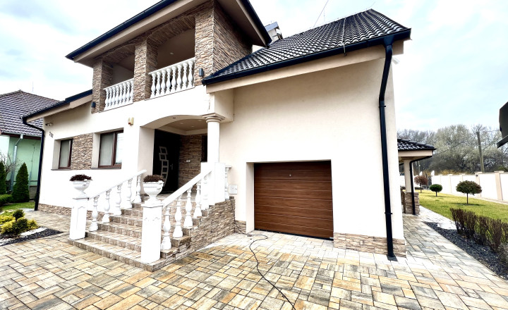 Reality KOMPLEX s.r.o. Vám ponúka na PREDAJ luxusnú vilu v obci Číčov - fotografia 32