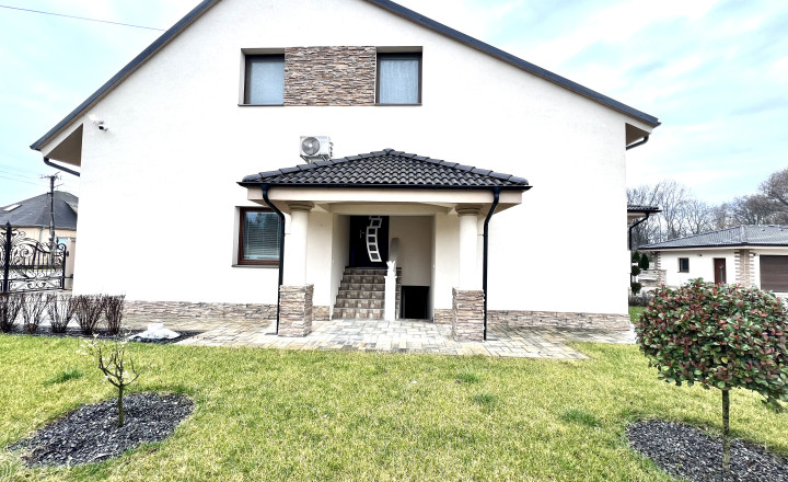 Reality KOMPLEX s.r.o. Vám ponúka na PREDAJ luxusnú vilu v obci Číčov - fotografia 34