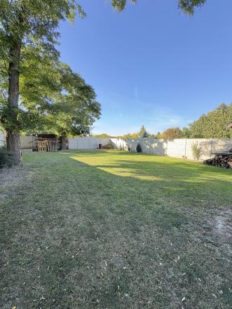 IBA U NÁS !!! Reality KOMPLEX s.r.o. vám ponúka na predaj priestranný viacúčelový priestor v Komárne na pozemku s celkovou výmerou 805 m2 za super cenu !!! - fotografia 5