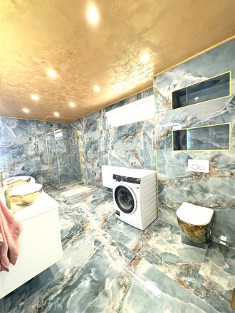 VEĽKÁ ZĽAVA !!! IBA U NÁS !!! Reality KOMPLEX s.r.o., ponúka na PREDAJ luxusný nadštandardný rodinný dom v tichej časti KOLÁROVA !!! - fotografia 10