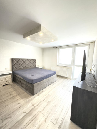 VEĽKÁ ZĽAVA !!! IBA U NÁS !!! Reality KOMPLEX s.r.o., ponúka na PREDAJ luxusný nadštandardný rodinný dom v tichej časti KOLÁROVA !!! - fotografia 14