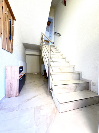 VEĽKÁ ZĽAVA !!! IBA U NÁS !!! Reality KOMPLEX s.r.o., ponúka na PREDAJ luxusný nadštandardný rodinný dom v tichej časti KOLÁROVA !!! - fotografia 18