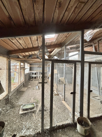 Reality KOMPLEX s.r.o.,Vám  ponúka starší  4 izbový rodinný dom  v pokojnej časti Mesta Komárno ! - fotografia 3