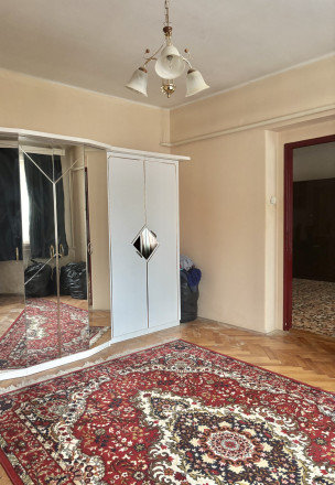 Reality KOMPLEX s.r.o.,Vám  ponúka starší  4 izbový rodinný dom  v pokojnej časti Mesta Komárno ! - fotografia 4
