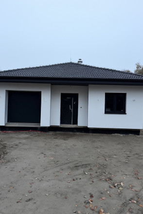 Reality KOMPLEX s.r.o., Vám ponúka na predaj moderný 4-izbový dom v obci Bodza