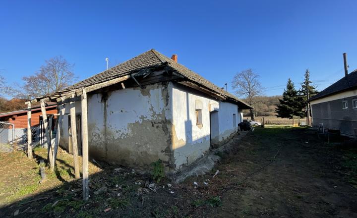 EXKLUZÍVNE Vám ponúkame NA PREDAJ rodinný dom v malebnom prostredí - v obci Pozba - fotografia 23