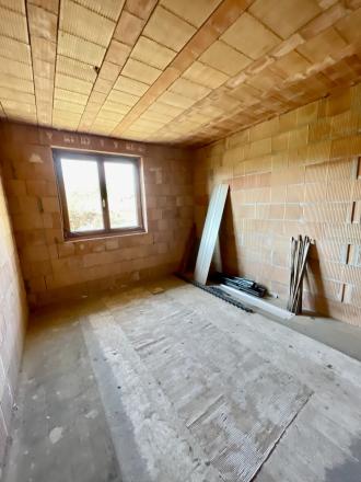 EXKLUZÍVNE Vám ponúkame NA PREDAJ rodinný dom v malebnom prostredí - v obci Pozba - fotografia 2