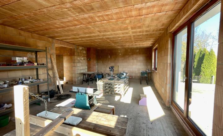 EXKLUZÍVNE Vám ponúkame NA PREDAJ rodinný dom v malebnom prostredí - v obci Pozba - fotografia 5