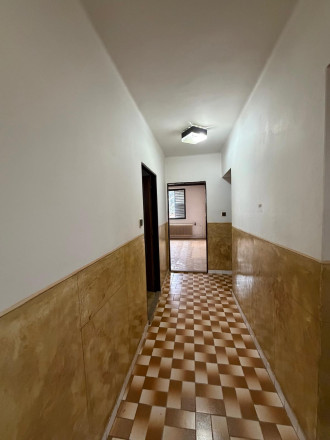Reality KOMPLEX s.r.o. vám ponúka na predaj priestranný tehlový rodinný dom nachádzajúci sa v obci Zemianska Olča. - fotografia 13