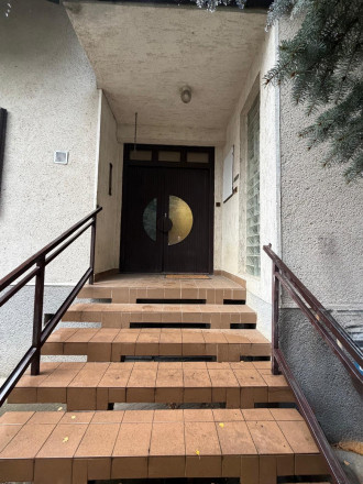Reality KOMPLEX s.r.o. vám ponúka na predaj priestranný tehlový rodinný dom nachádzajúci sa v obci Zemianska Olča. - fotografia 18