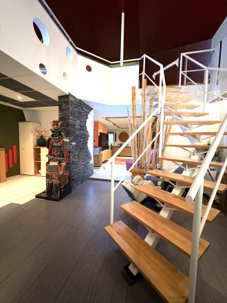 Reality KOMPLEX s.r.o., ponúka na PREDAJ luxusný nadštandardný 4 izbový rodinný dom s bazénom, krytou terasou v tichej časti Komárna !!! - fotografia 4