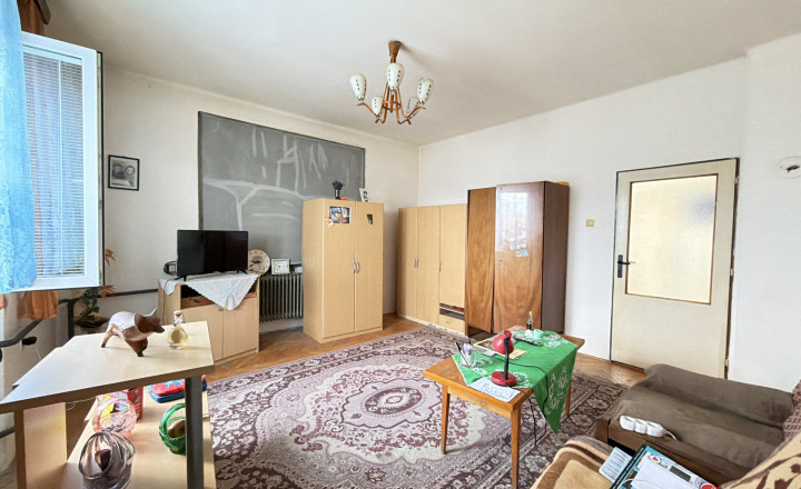 NA PREDAJ – POSCHODOVÝ RODINNÝ DOM V OBCI BALOŇ - fotografia 3