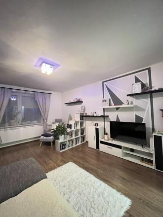 Reality KOMPLEX s.r.o. Vám ponúka na predaj priestranný 3-izbový tehlový byt s balkónom a garážou v obci Moča, v blízkosti Dunaja. - fotografia 5