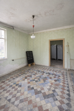 Na PREDAJ starý rodinný dom v obci Okoličná na Ostrove - fotografia 2