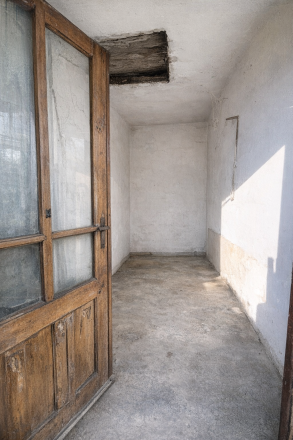 Na PREDAJ starý rodinný dom v obci Okoličná na Ostrove - fotografia 7