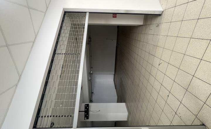 Reality KOMPLEX s.r.o. Vám ponúka do prenájmu obchodno – kancelárske priestory v centre Komárna!! - fotografia 8
