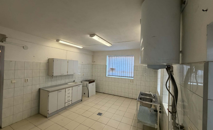 Reality KOMPLEX s.r.o Vám exkuzívne ponúka na predaj kvalitnú polyfunkčnú budovu v Kolárove - fotografia 6