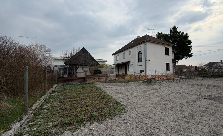 Reality KOMPLEX s.r.o Vám exkluzívne ponúka rodinný dom v obci Čičov - fotografia 18
