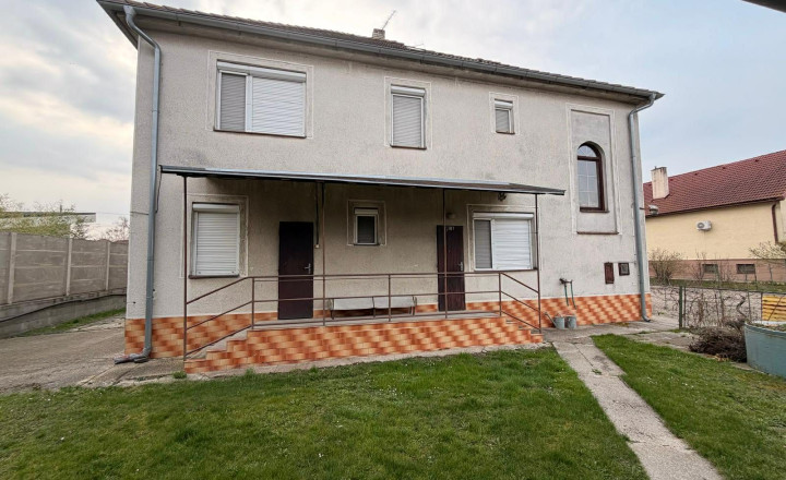 Reality KOMPLEX s.r.o Vám exkluzívne ponúka rodinný dom v obci Čičov - fotografia 19