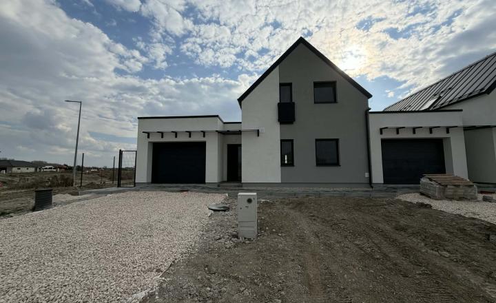 Reality KOMPLEX s.r.o Vám ponúka na predaj novostavbu v Kolárove - fotografia 1