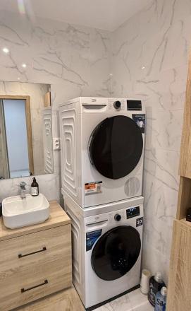 Iba u nás Vám Reality KOMPLEX s.r.o., ponúka na predaj dokonalý 2 izbový byt po kompletnej rekonštrukcií na Meštianskej ulici v meste Komárno ! - fotografia 5