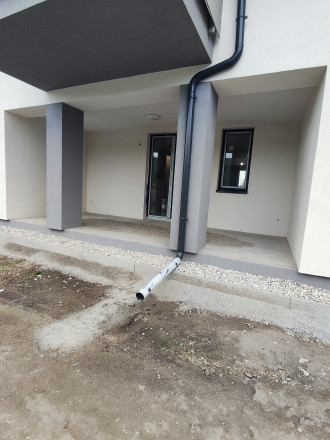 Reality KOMPLEX s.r.o. Vám ponúka na PREDAJ dvojpodlažný 4izbový rodinný dom v radovej zástavbe v Zemianskej Oľči. - fotografia 4