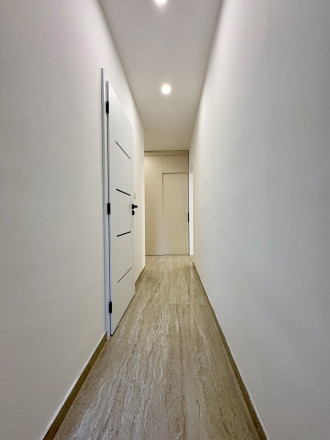 Reality KOMPLEX s.r.o. Vám ponúka na PREDAJ tento nádherný, kompletne zrekonštruovaný trojizbový byt veľmi blízko centra Komárna !!! - fotografia 10