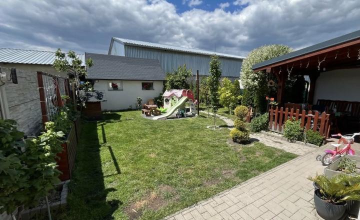 Reality KOMPLEX s.r.o. Vám ponúka na predaj štýlový 3-izbový byt so záhradou vo Veľkom Mederi (štvorbytovka) - fotografia 14
