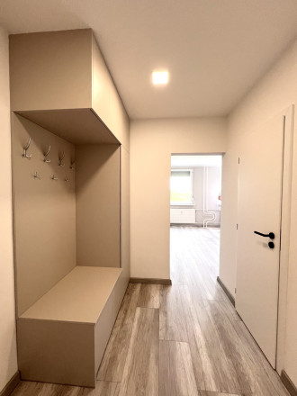 Reality KOMPLEX s.r.o. ponúka na PREDAJ štýlový 1-izbový byt po kompletnej rekonštrukcii v Komárne. - fotografia 3